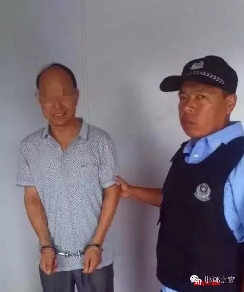 8月9日6時許，邯鄲大名鋪上高速口檢查站執(zhí)勤民警對一輛白色捷達車進行安檢時，車上一名男乘客自稱忘帶身份證，民警遂讓該男子提供其身份證號。經(jīng)核查，該男子為許某良，系涉嫌保險詐騙網(wǎng)上逃犯。該許于5月31日，騙取國家養(yǎng)老保險金12萬余元，被魏縣公安局網(wǎng)上追逃。